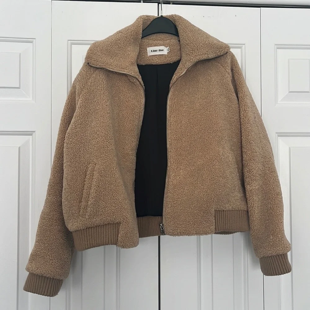Line & Dot Camel Fleece Zip Up Jacket in Large - Picture 1 of 3